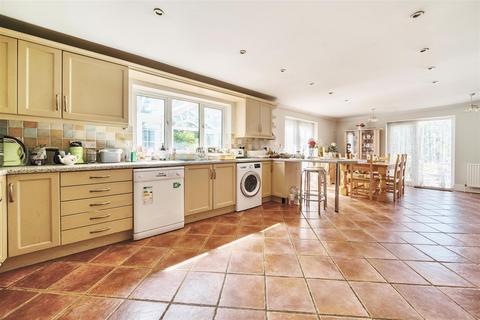 5 bedroom detached house for sale, Kenilworth Road, Fleet GU51