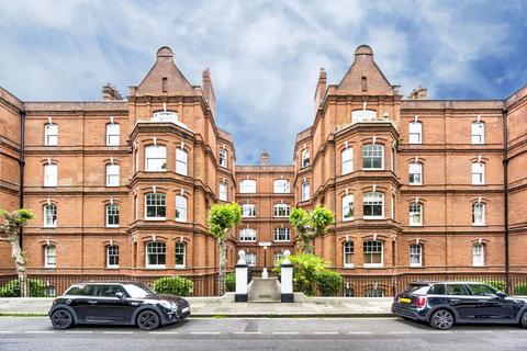 3 bedroom flat to rent, Queens Club Gardens, West Kensington, London, W14