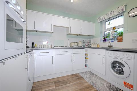 2 bedroom bungalow for sale, Chiltern Close, Benson OX10