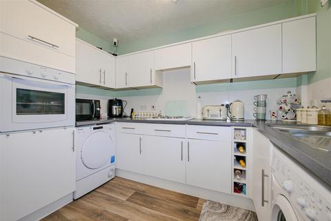 2 bedroom bungalow for sale, Chiltern Close, Benson OX10