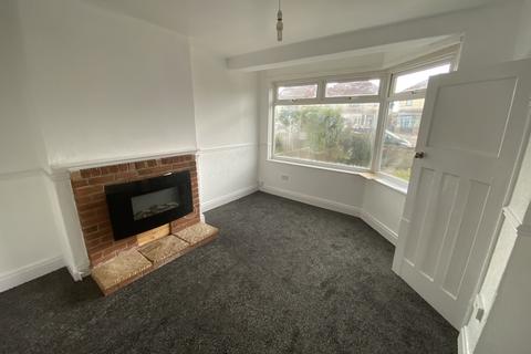 3 bedroom semi-detached house to rent, North Road, Withernsea HU19