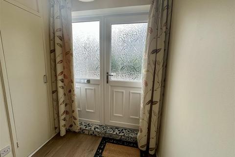 3 bedroom maisonette to rent, Spruce Grove, Darlington