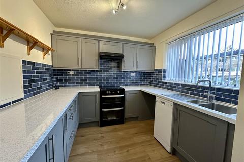 3 bedroom maisonette to rent, Spruce Grove, Darlington