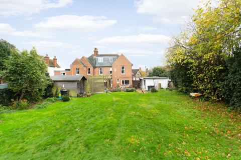 7 bedroom semi-detached house for sale, Island Road, Sturry, CT2