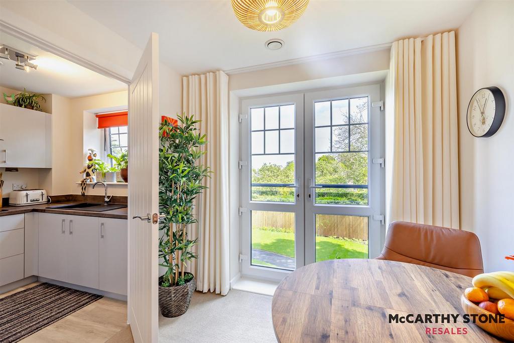 8598437-interior10-800.jpg