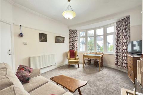 2 bedroom apartment for sale, Leigh on Sea SS9