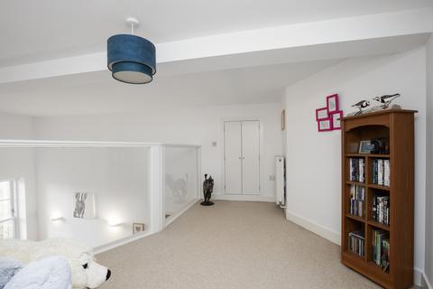 8e High Street, Penicuik, EH26 8HW