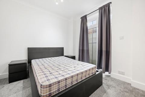 2 bedroom flat to rent, Warden Road, Kentish Town, London