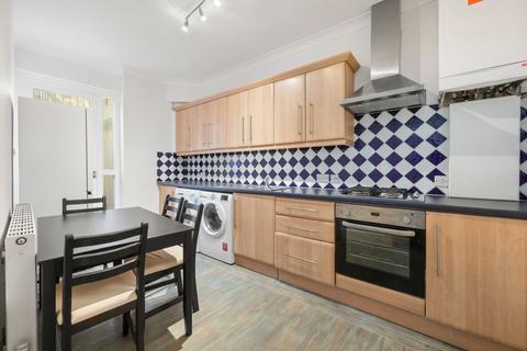 2 bedroom flat to rent, Warden Road, Kentish Town, London