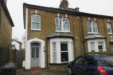 2 bedroom flat to rent, Alexandra Road, Southend On Sea