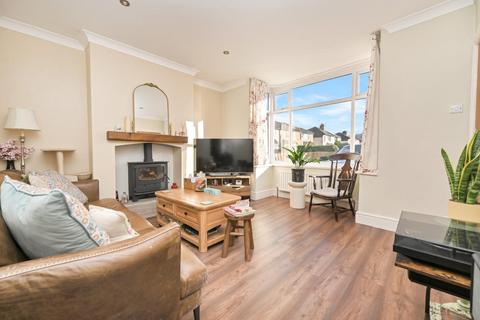 17 Apperley Gardens, Bradford, BD10 0ND