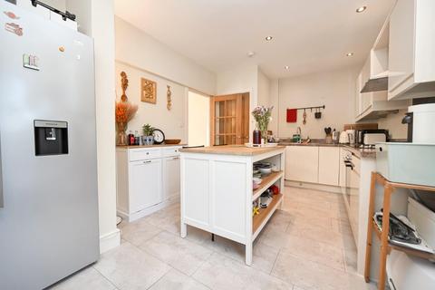 17 Apperley Gardens, Bradford, BD10 0ND