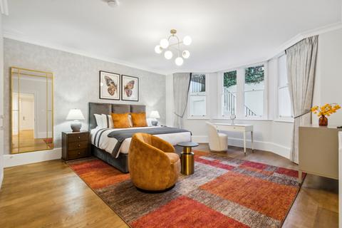 undefined, Holland Park, London