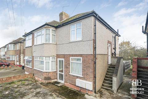 2 bedroom maisonette for sale, Walden Way, Hainault