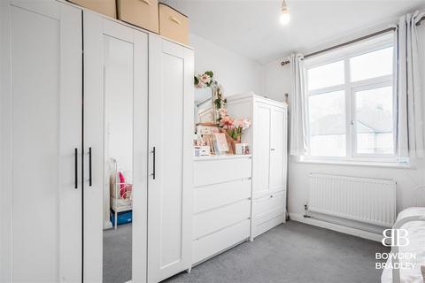 20 Walden Way, Ilford, IG6 3BH