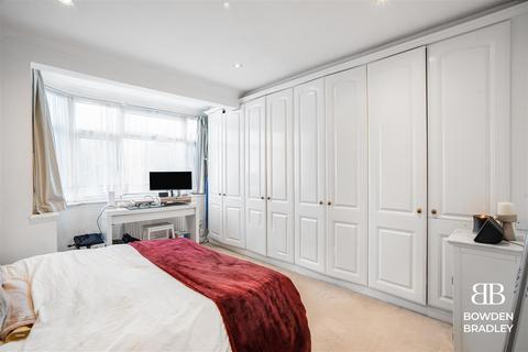 20 Walden Way, Ilford, IG6 3BH