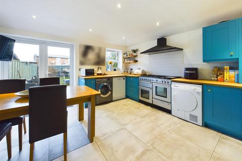 2 bedroom end of terrace house for sale, Oxford Road, Kingsholm, Gloucester