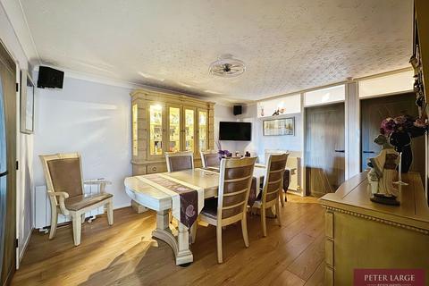 5 Birch Grove, Rhyl, LL18 3SY