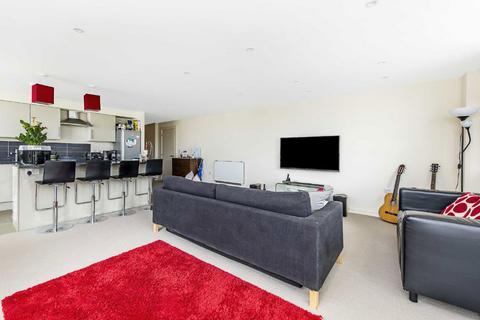 2 bedroom flat to rent, Orchard Road, Kew TW9