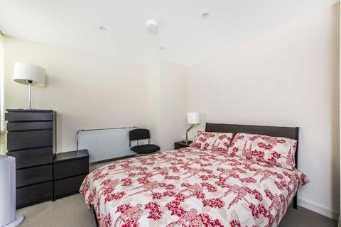 2 bedroom flat to rent, Orchard Road, Kew TW9