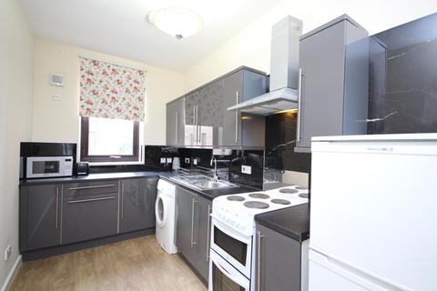 2 bedroom flat to rent, Ashley Street, Woodlands