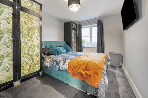 2 bedroom flat for sale, Basingstoke,  Hampshire,  RG24