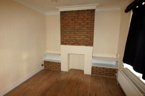 2 bedroom terraced house to rent, Garfield Road, London E13