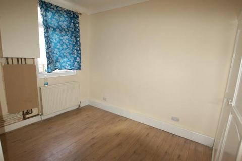 2 bedroom terraced house to rent, Garfield Road, London E13