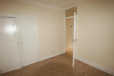 2 bedroom terraced house to rent, Garfield Road, London E13