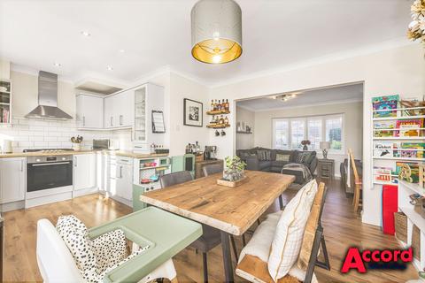 27 Clitheroe Road, Romford, RM5 2ST