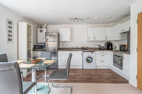 2 bedroom flat for sale, Shetland Close, Cranleigh, GU6