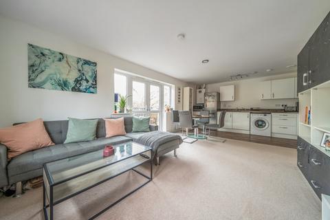 2 bedroom flat for sale, Shetland Close, Cranleigh, GU6