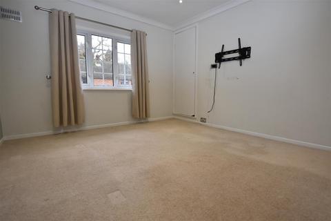 1 bedroom flat to rent, Austins Mead, Bovingdon, Hemel Hempstead