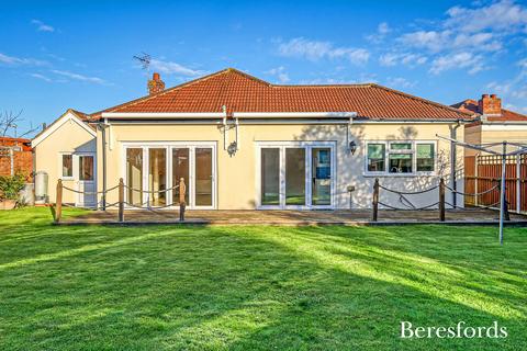 2 Acacia Gardens, Upminster, RM14 1HS