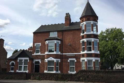 8 bedroom semi-detached house to rent, *£169pppw Including bills* Turret House, Lenton Boulevard, Nottingham