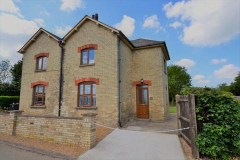 3 bedroom semi-detached house to rent, Royston, Hertfordshire