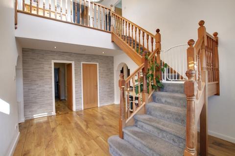 6 bedroom chalet for sale, Green Lane, Clanfield