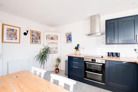 44 Fredericks Close, Norton, Stourbridge, DY8 3YW