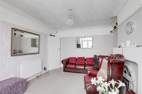 4 bedroom semi-detached house for sale, Llanberis Grove, Aspley NG8