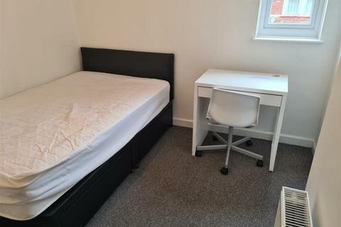 6 bedroom house share to rent, 16 Carlton Park, Carlton Park, Bristol BS5