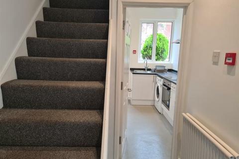 6 bedroom house share to rent, 16 Carlton Park, Carlton Park, Bristol BS5