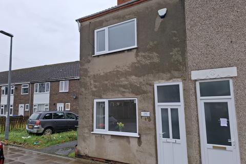 2 bedroom end of terrace house to rent, Haycroft Street, Grimsby