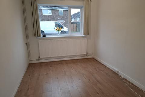 2 bedroom end of terrace house to rent, Haycroft Street, Grimsby