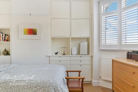 156 Ankerdine Crescent, London, SE18 3LG