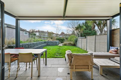 2 bedroom end of terrace house for sale, Ankerdine Crescent, London