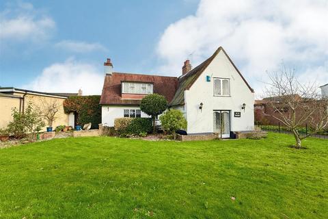 4 bedroom semi-detached house for sale, 2 White Street, Martham, NR29