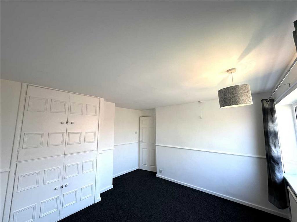 Dining room: