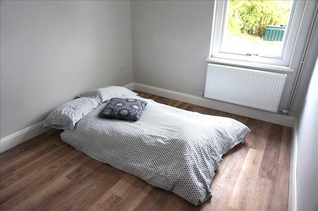 Bedroom 3 :