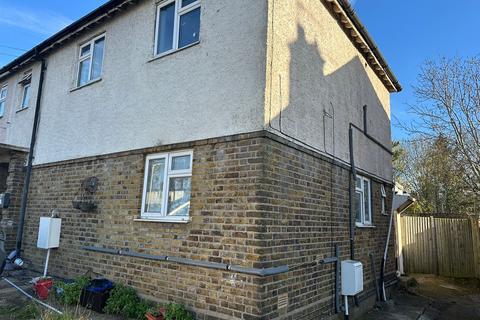 2 bedroom maisonette to rent, Marlborough Road, Uxbridge UB10