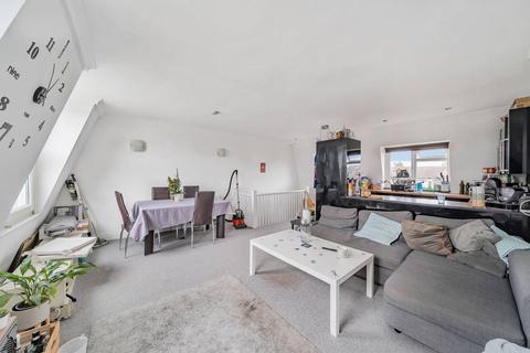 3 bedroom flat to rent, Halford Road, West Brompton, London, SW6